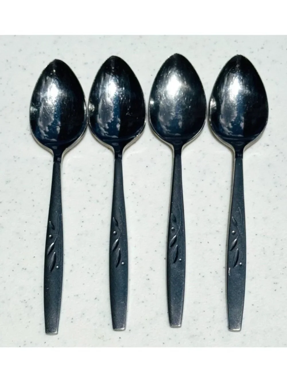 4 Oneida Heirloom Cube WILL O’ WISP Teaspoons Stainless Steel
